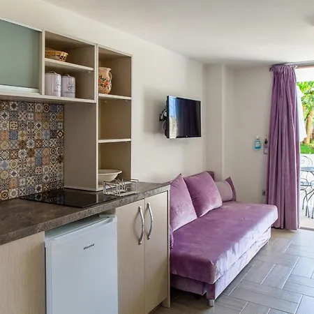 Elimia Suites & Studios Makry Gialos  Exterior photo