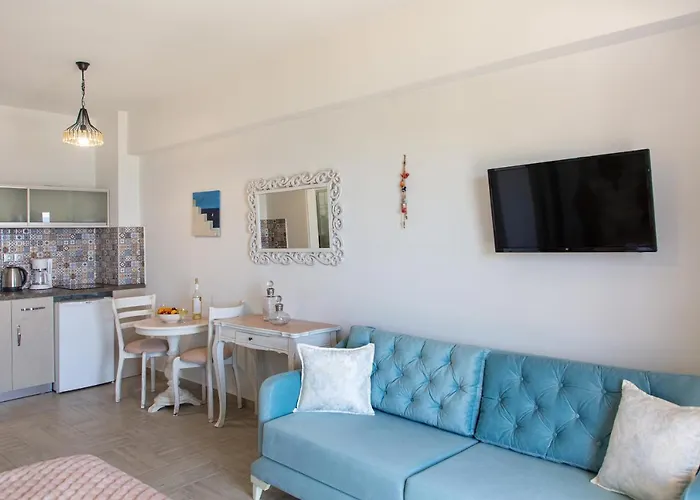 Elimia Suites & Studios